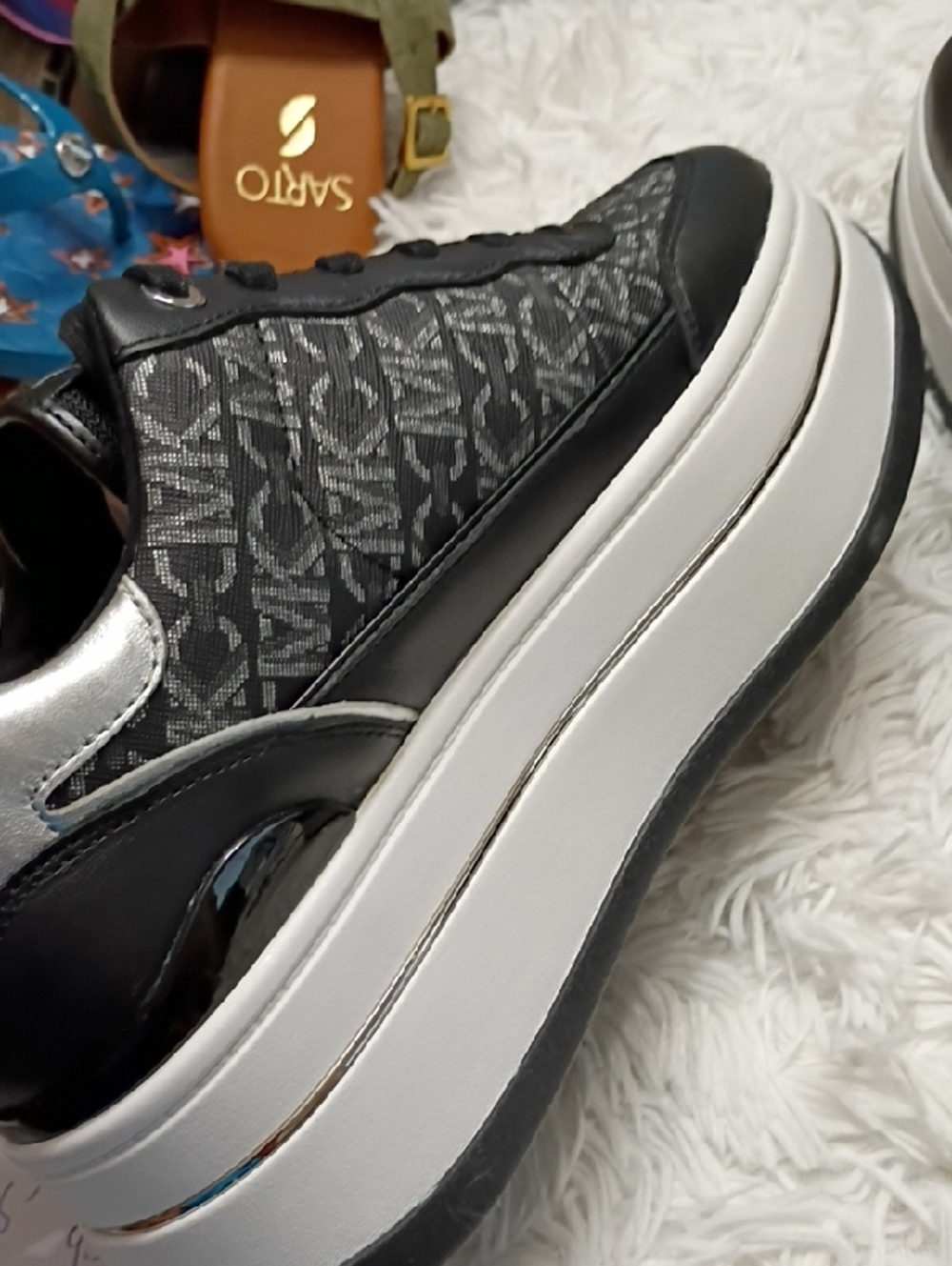 MICHAEL Michael Kors Hayes Metallic Empire Monogram Women's Sz 9.5 Sneakers $175 - Picture 7 of 9